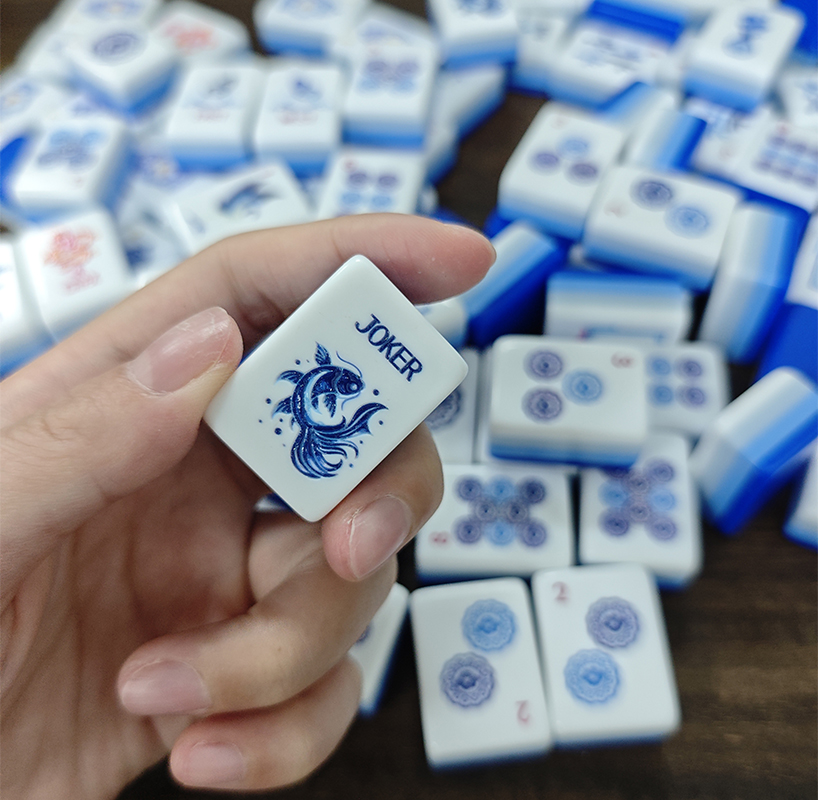 Luxury Solid Acrylic American Mahjong Tiles Blue White Porcelain Butterfly Vase Pattern Custom Printed Mahjong Game Set